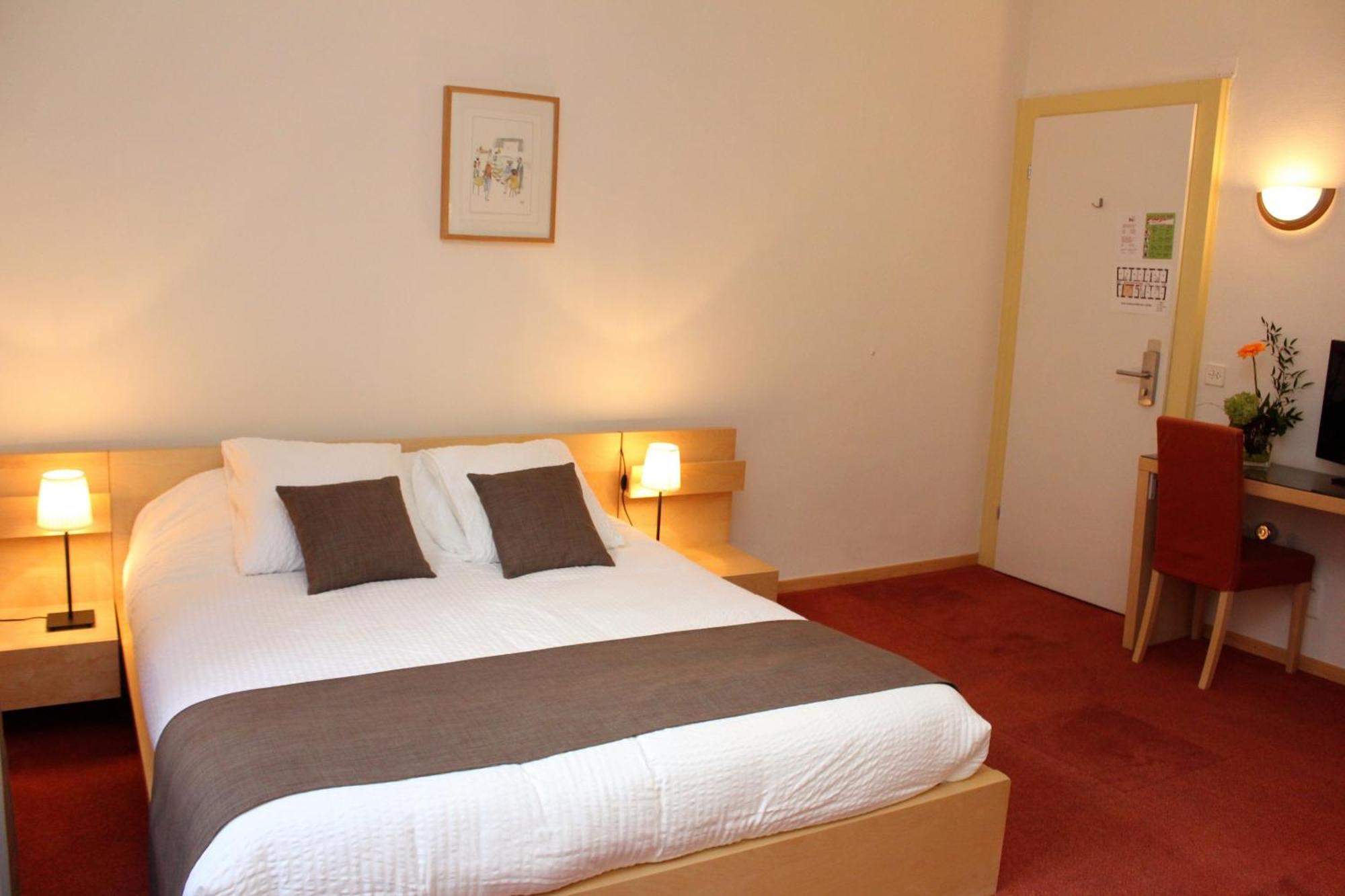 Hotel Du Marche Lausanne Room photo